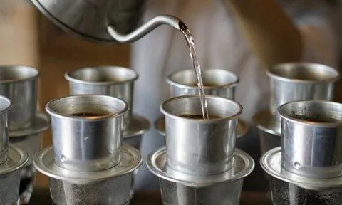 Cà phê nơi thành phố Bác, sáng nay ai uống hay chưa?